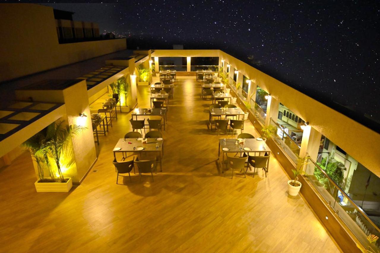 The Jagat Hotel And Spa Ουνταϊπούρ Εξωτερικό φωτογραφία